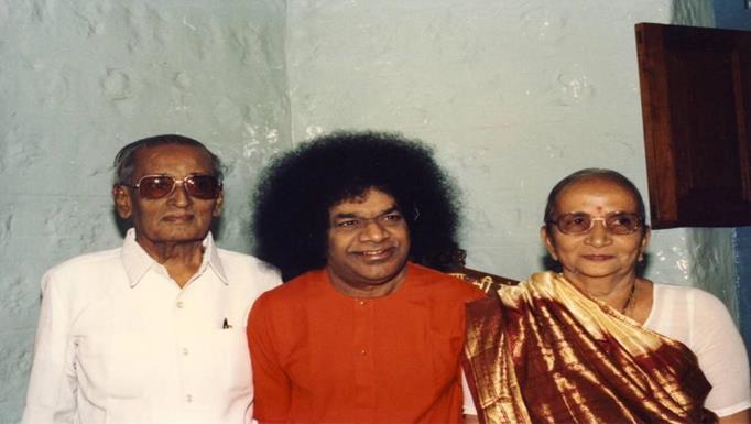 Swami with Dr C.G Patel and Mrs Madhukanta Patel